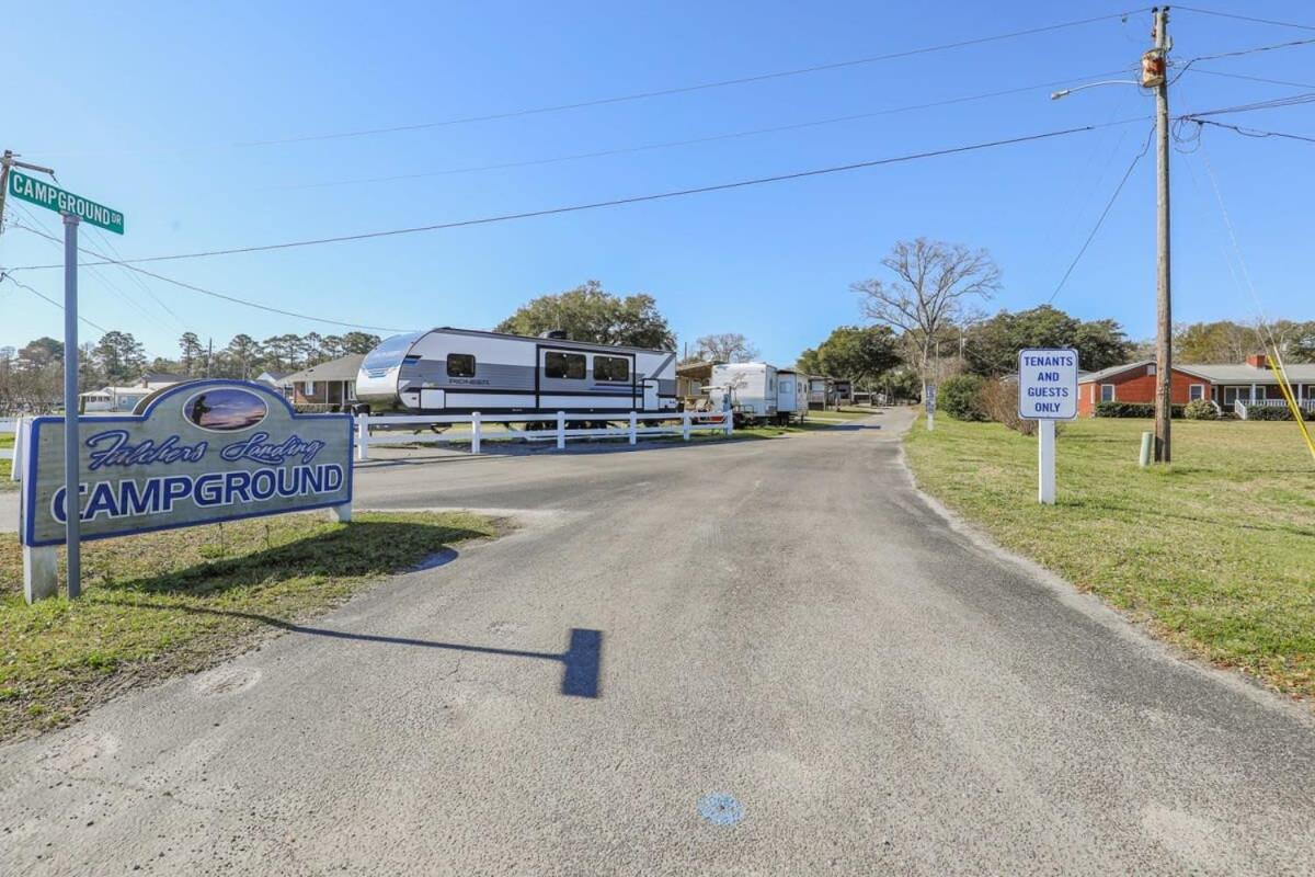 2Br Pet Friendly Home In Sneads Ferry With Parking Esterno foto