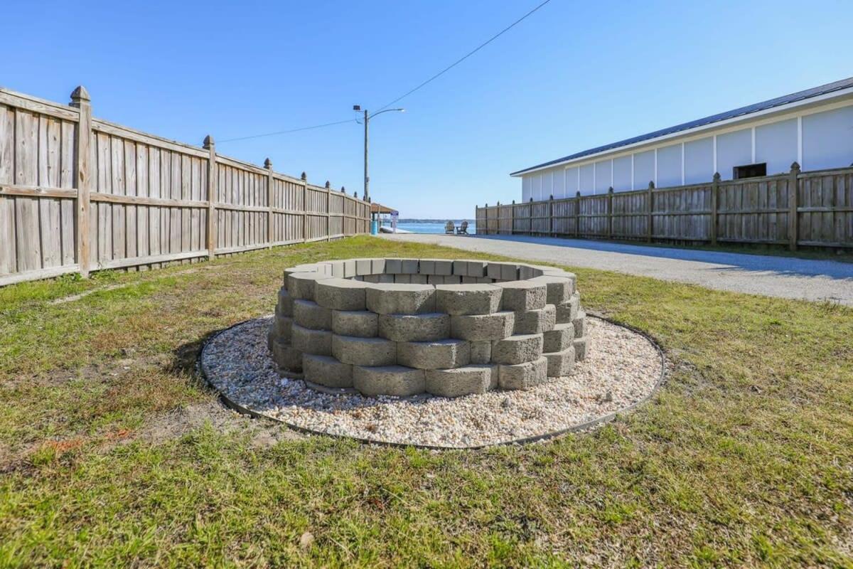 2Br Pet Friendly Home In Sneads Ferry With Parking Esterno foto