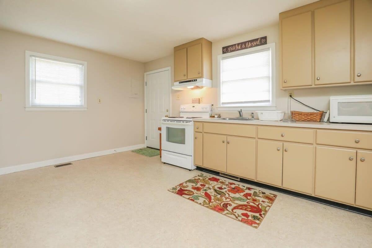 2Br Pet Friendly Home In Sneads Ferry With Parking Esterno foto
