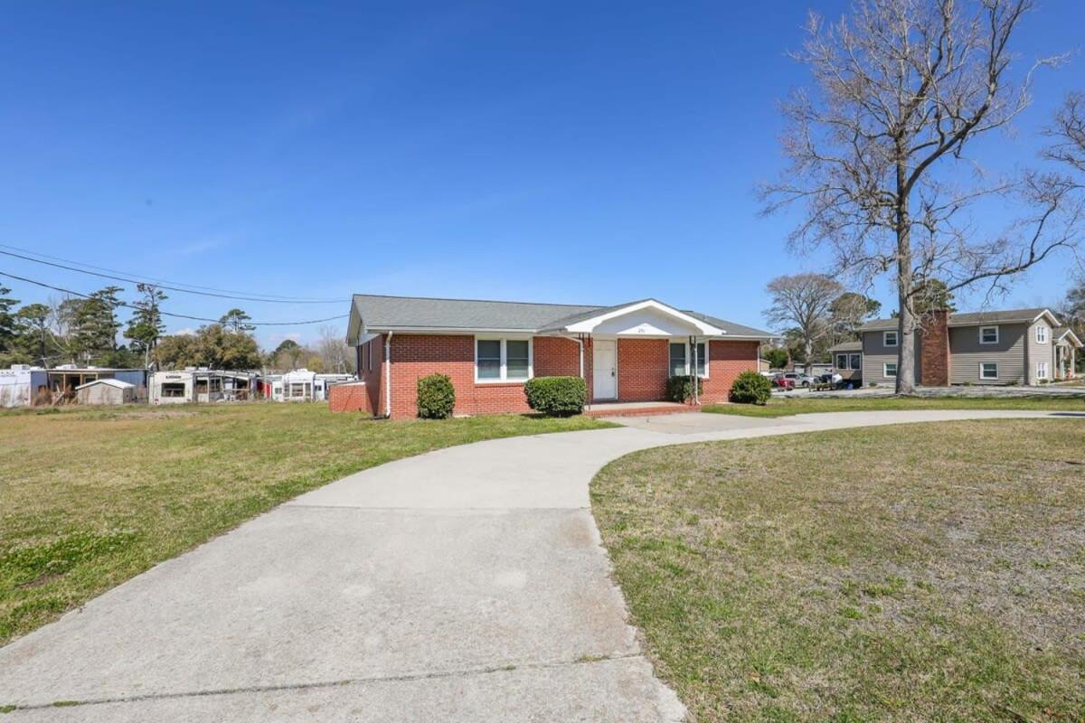 2Br Pet Friendly Home In Sneads Ferry With Parking Esterno foto