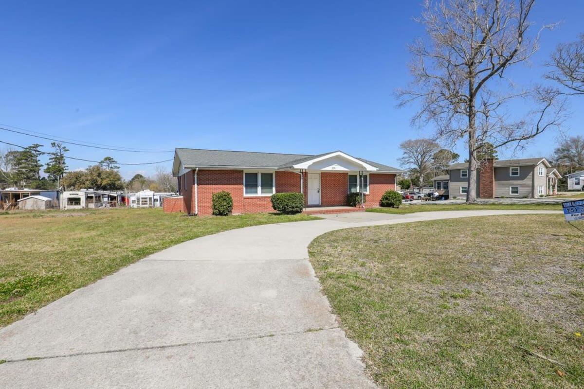 2Br Pet Friendly Home In Sneads Ferry With Parking Esterno foto