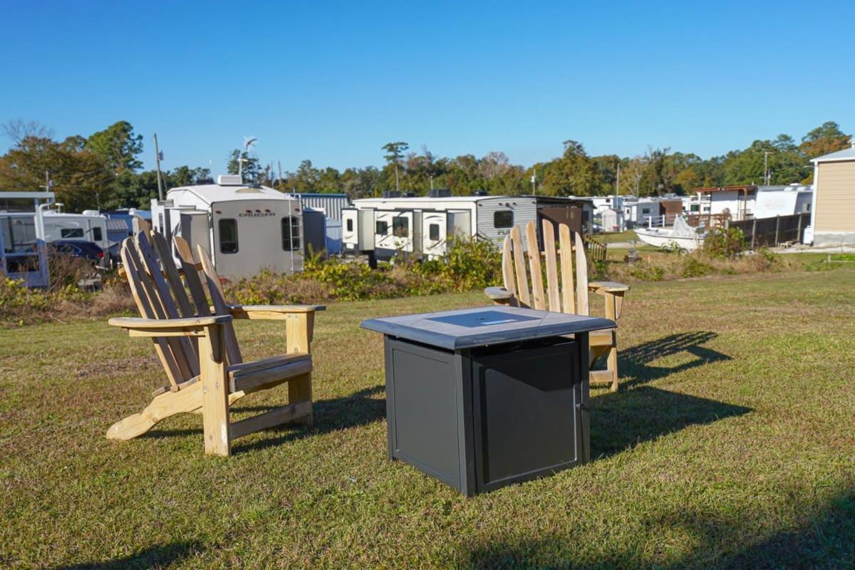 2Br Pet Friendly Home In Sneads Ferry With Parking Esterno foto