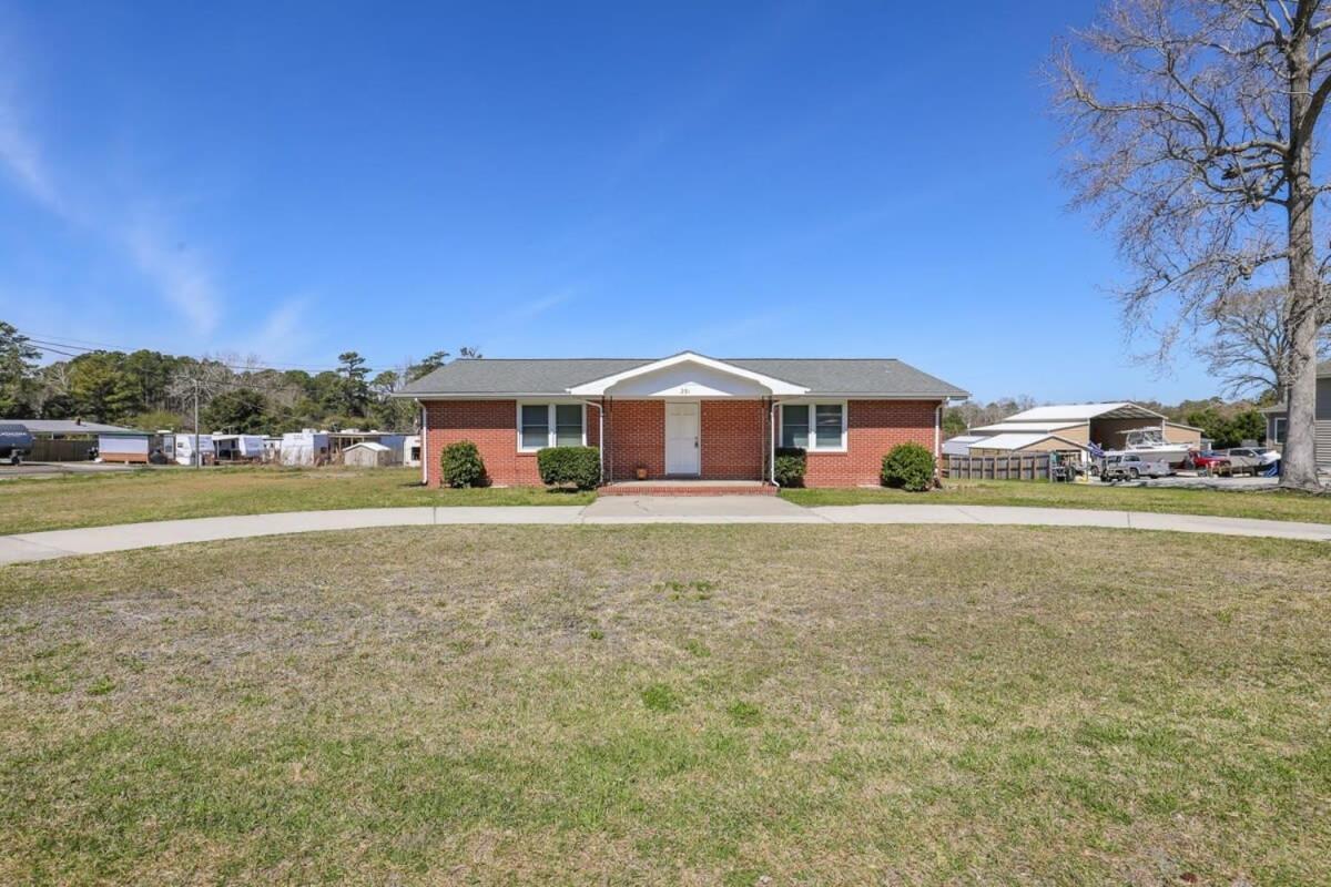 2Br Pet Friendly Home In Sneads Ferry With Parking Esterno foto